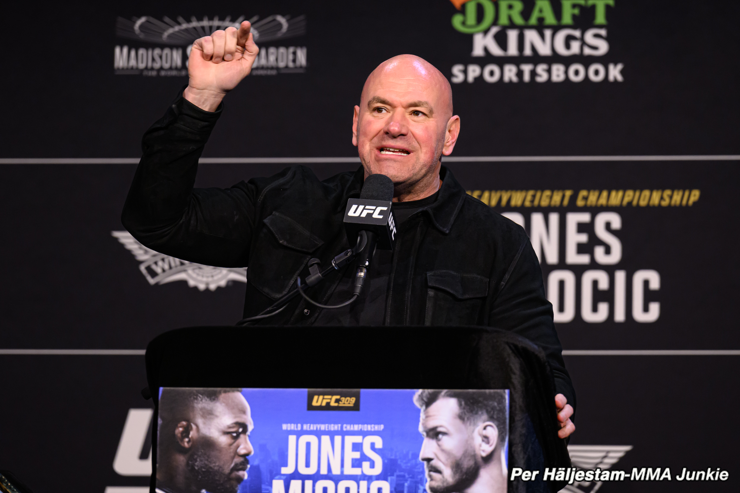 Dana White explains decision to bring back old gloves before UFC 309